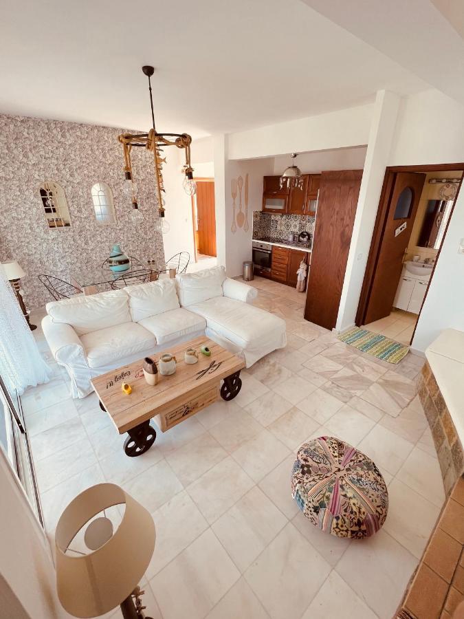 Апартаменты Magic House At Halkida 1M From The Beach! Халкида Экстерьер фото