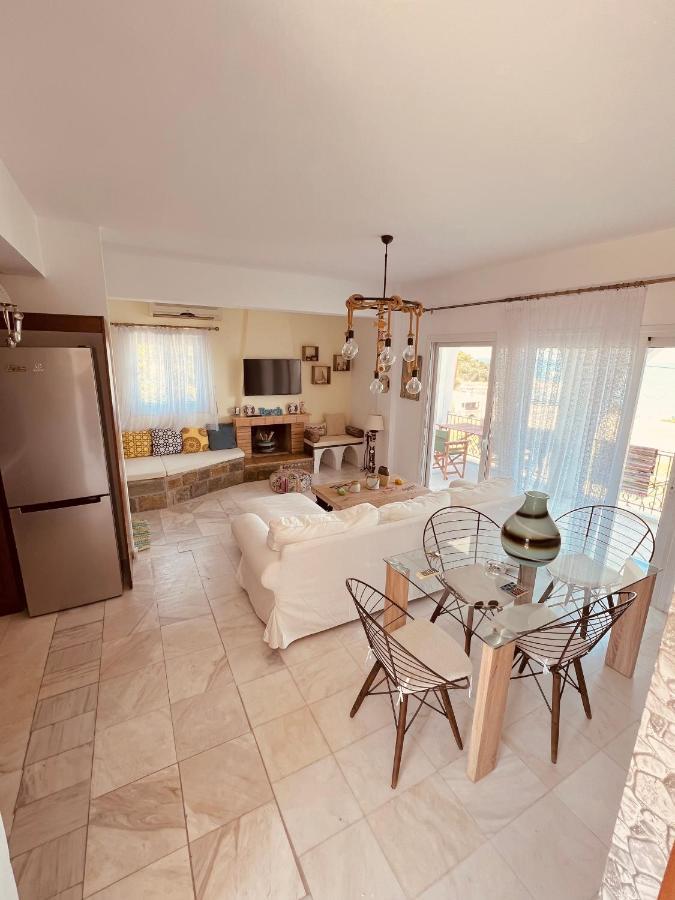 Апартаменты Magic House At Halkida 1M From The Beach! Халкида Экстерьер фото